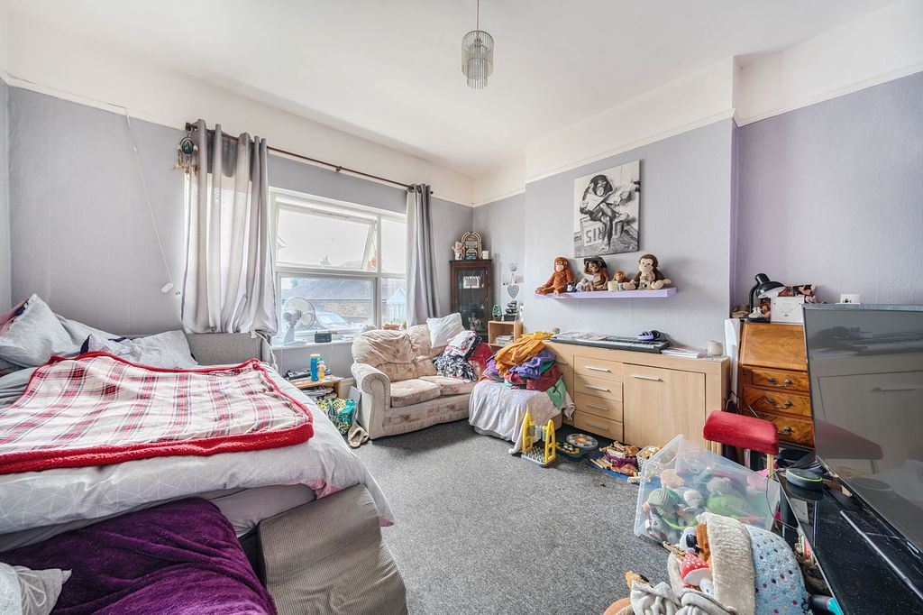 Property photo 2 of 5