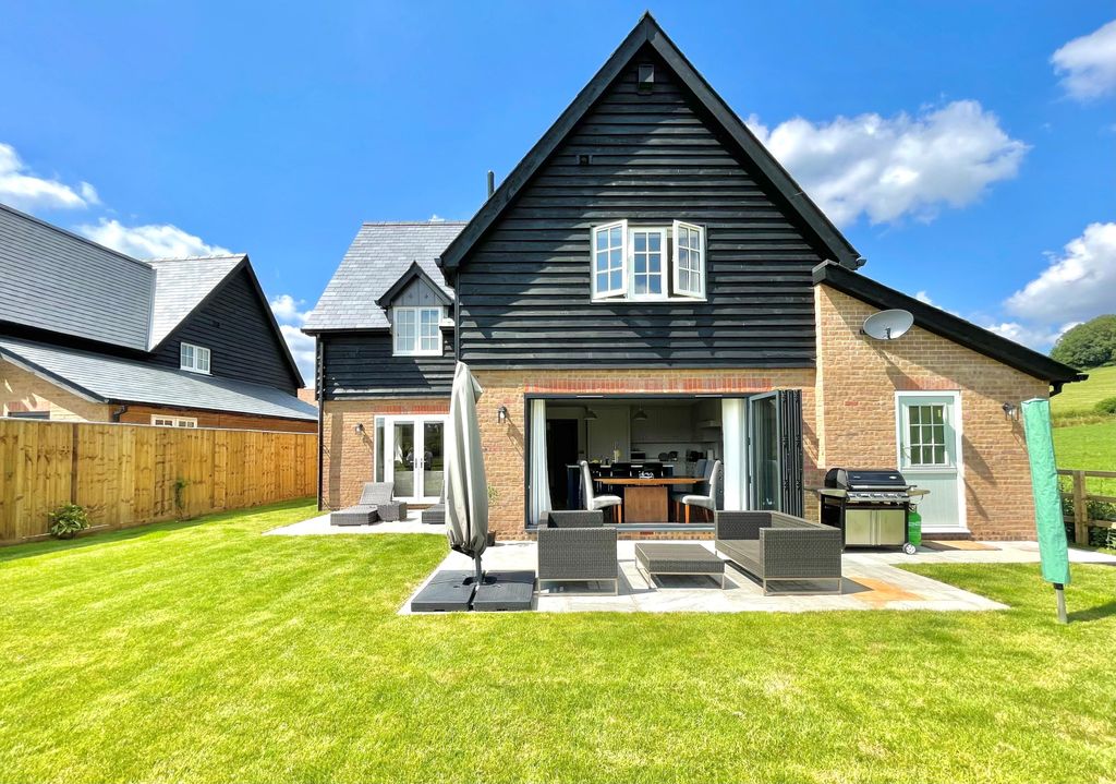 Property photo 2 of 12 Image