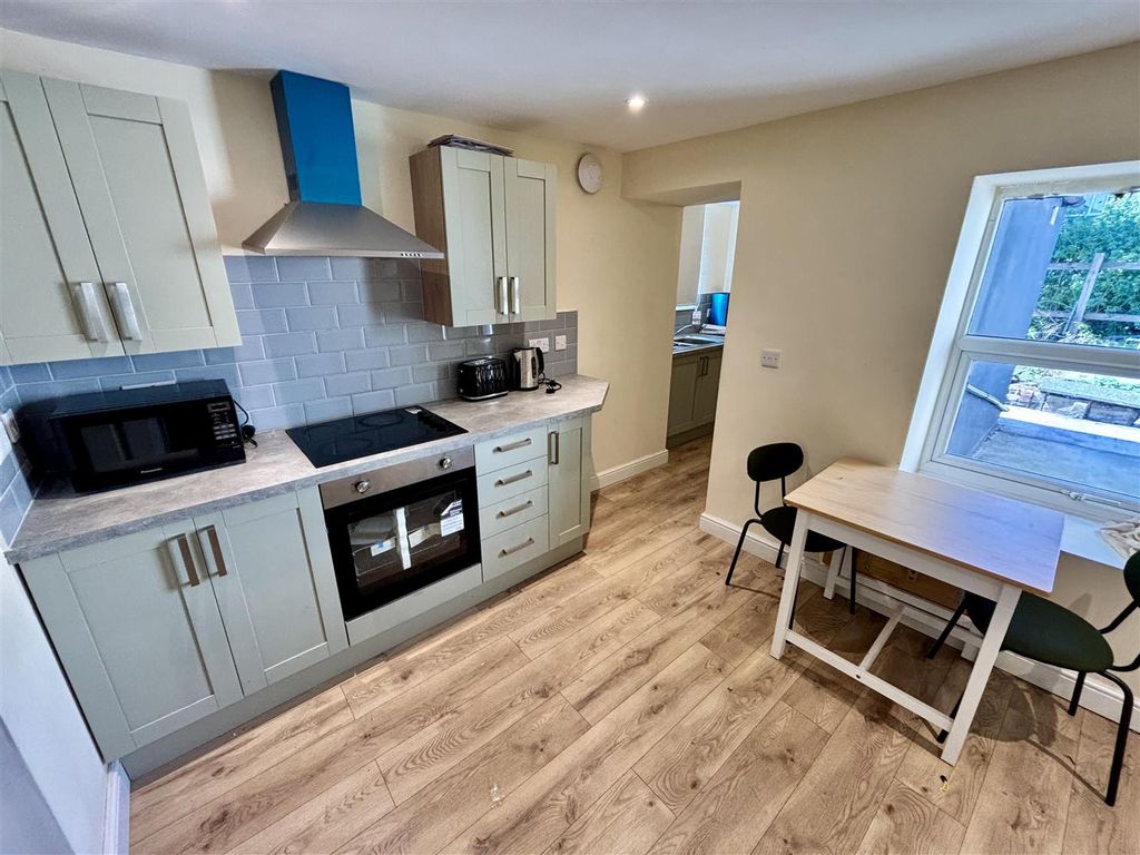 Property photo 2 of 10 Kitchen/Diner