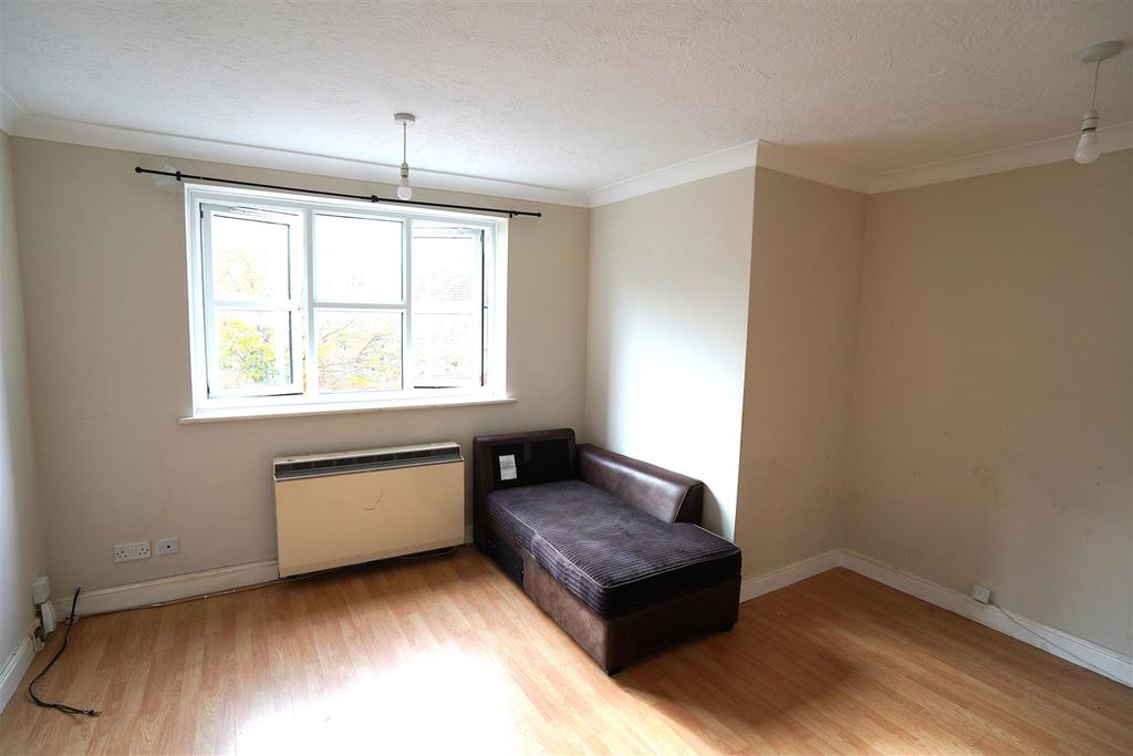 Property photo 2 of 6 Dsc00031-Modified.Jpg