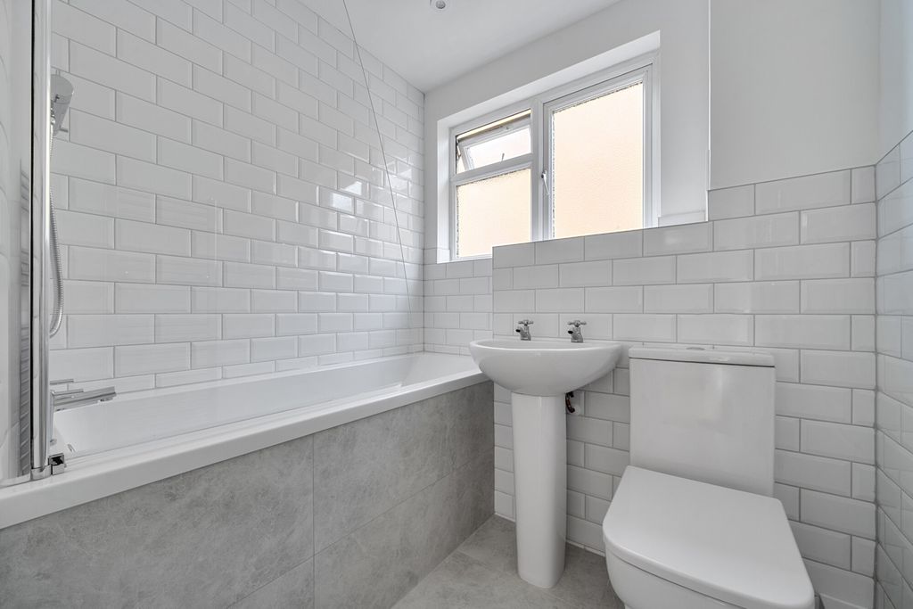 Property photo 3 of 11 1523202-4-6Ab2A06...