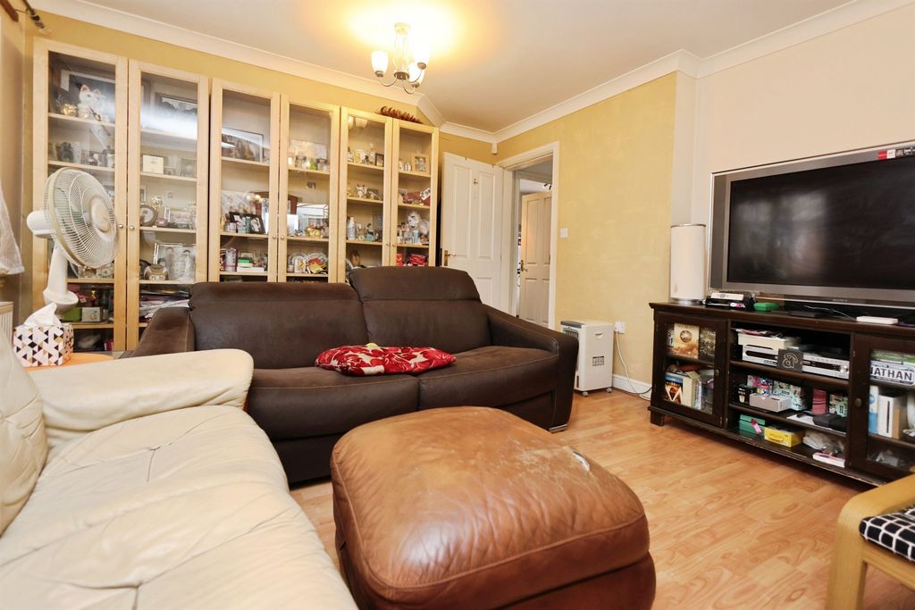 Property photo 3 of 25