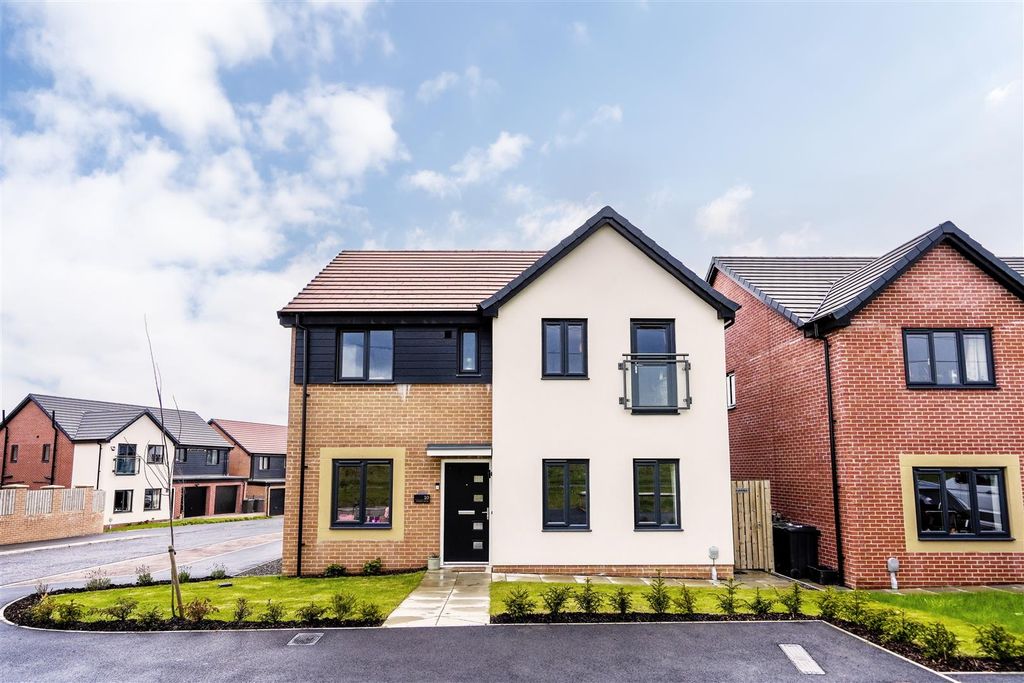 Property photo 1 of 14 External