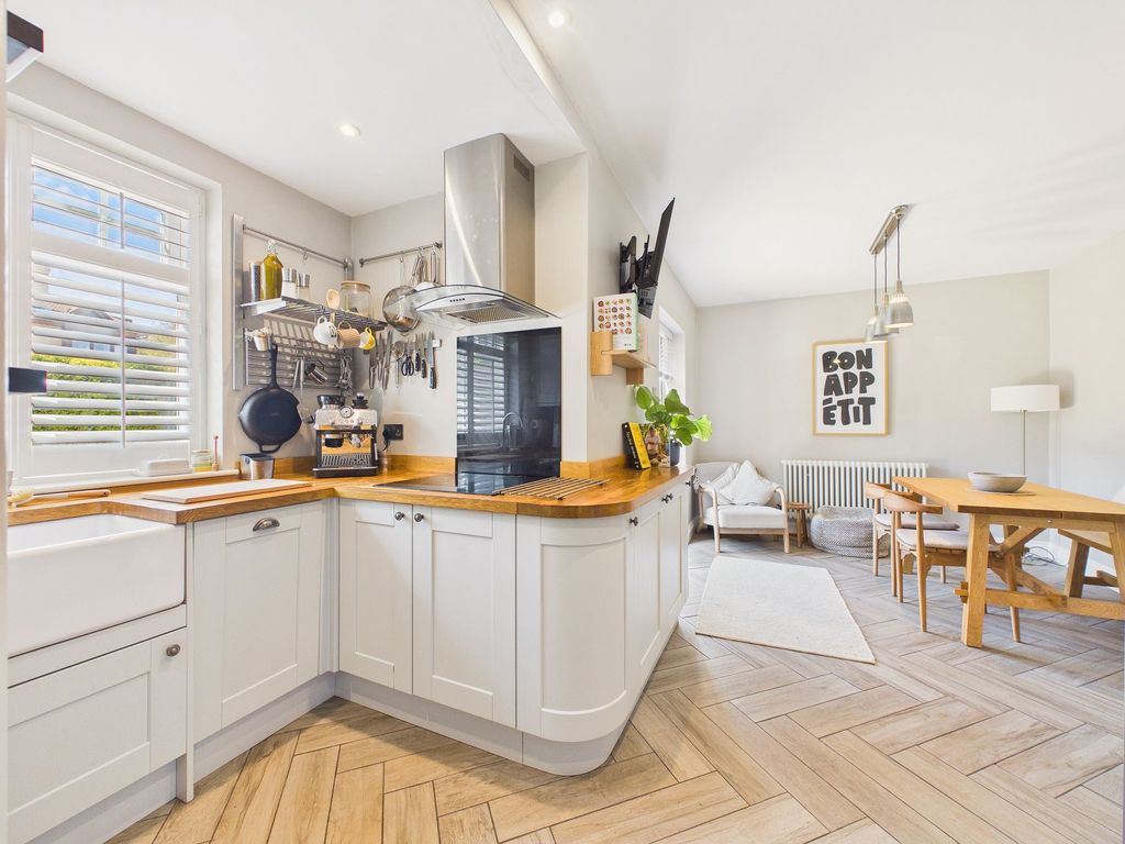 Property photo 3 of 15 Dining Kitchen