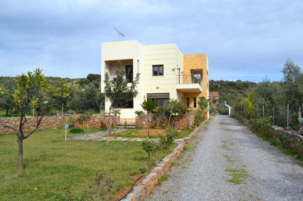 Property photo 2 of 34