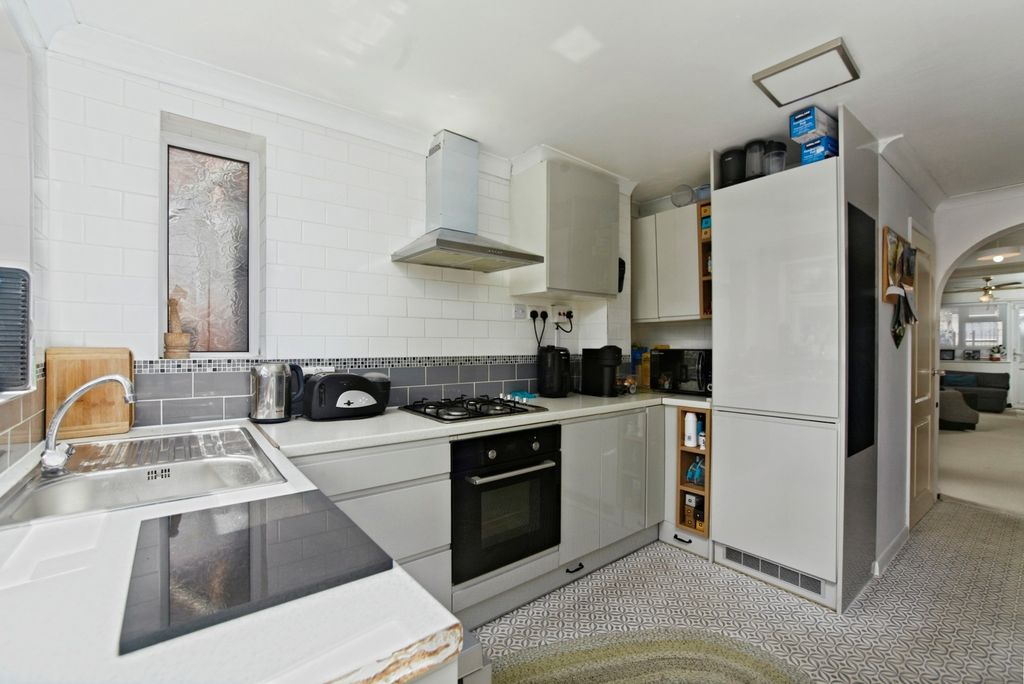 Property photo 2 of 19 Pbox-Img.Jpg