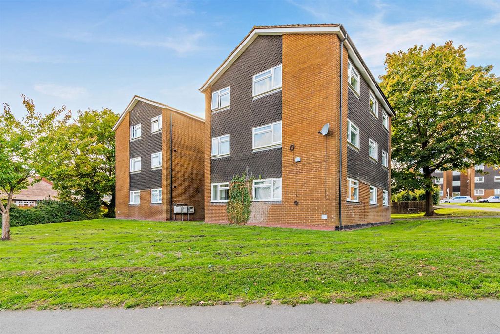 Property photo 1 of 12