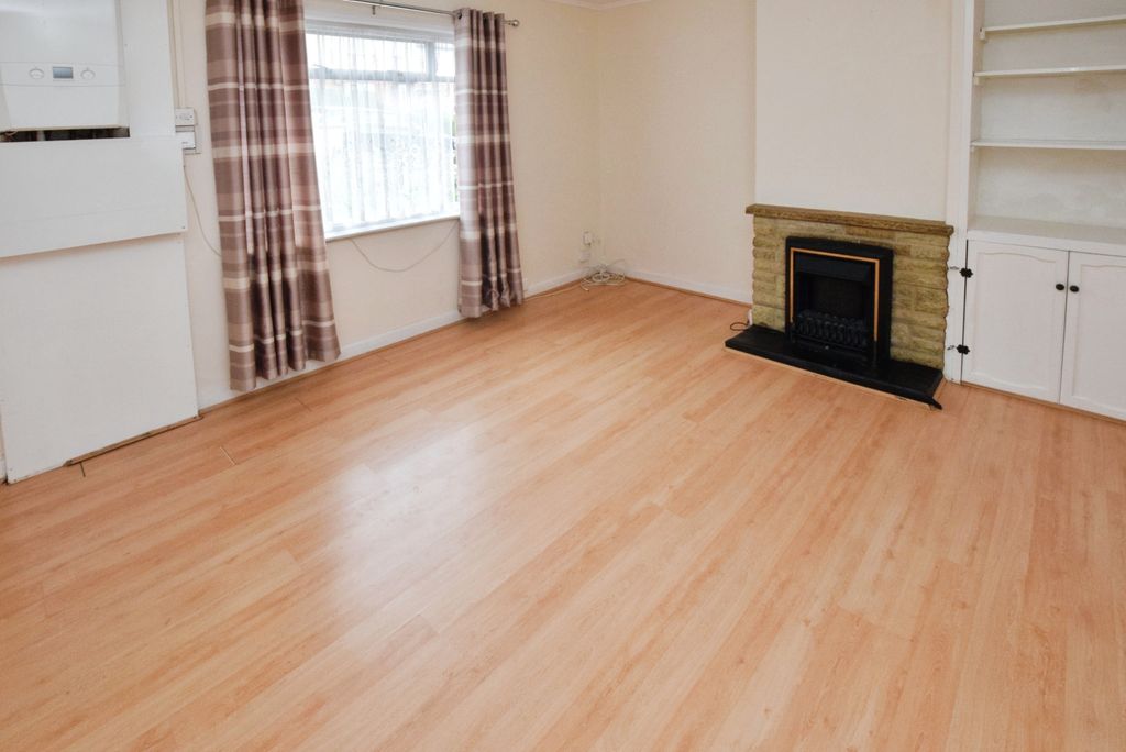 Property photo 2 of 9