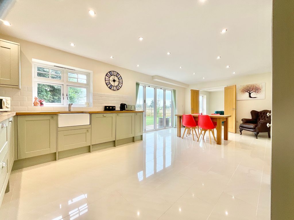 Property photo 3 of 33