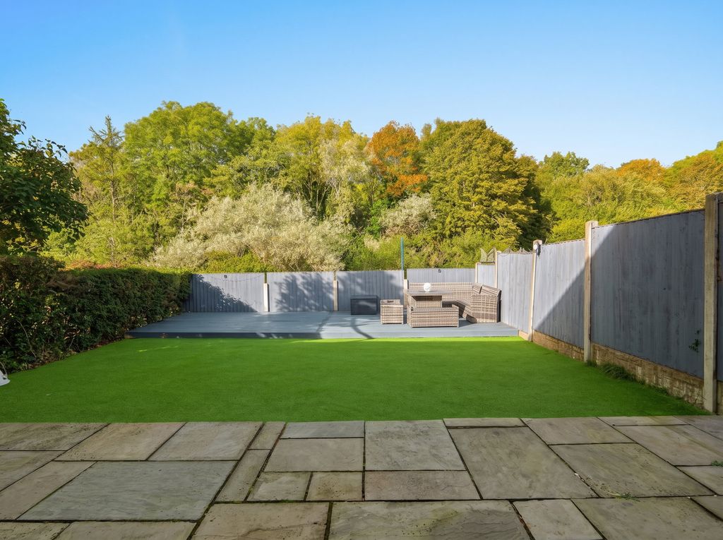Property photo 2 of 39