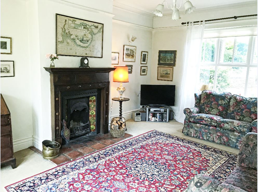 Property photo 3 of 13 Siting Room