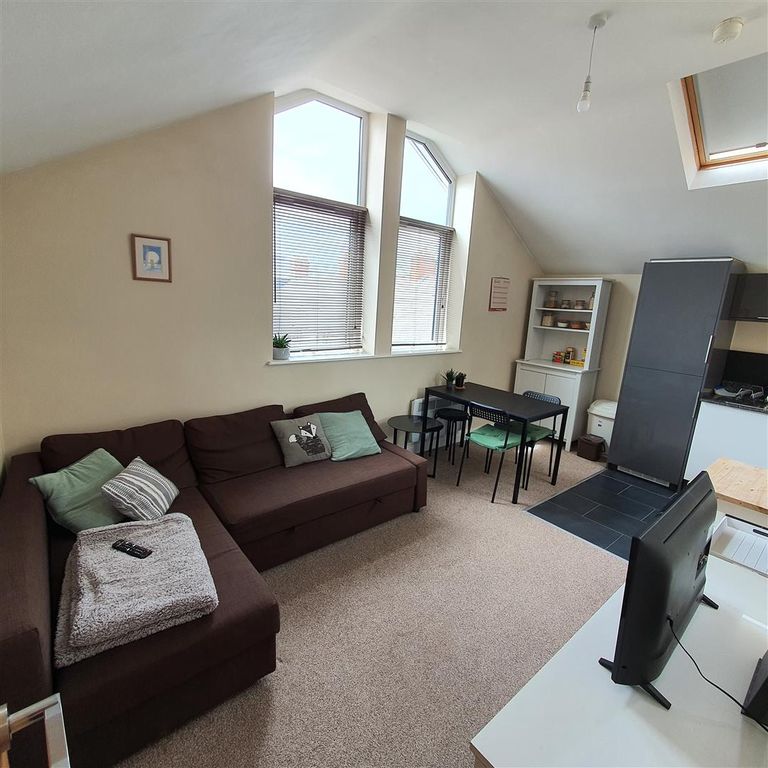Property photo 3 of 12