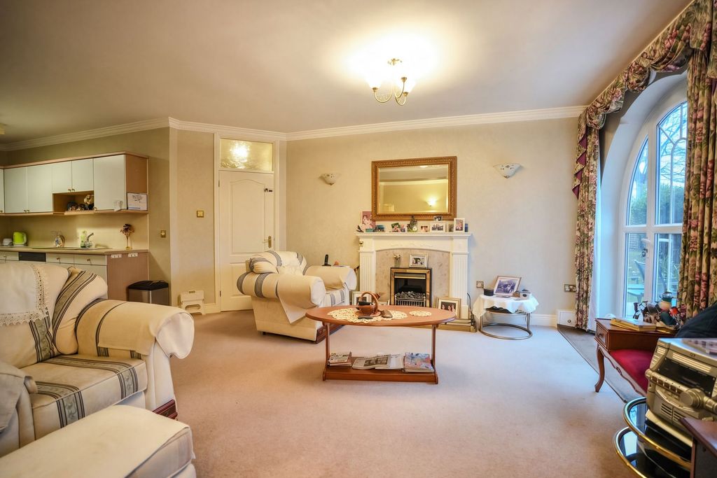 Property photo 2 of 22