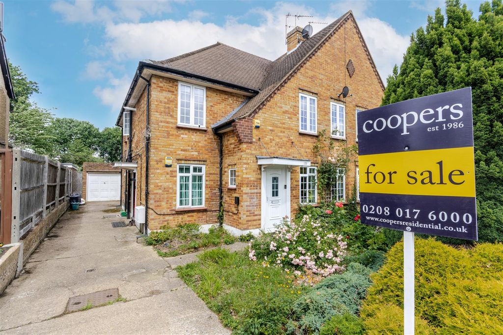 Property photo 1 of 23 Tolcarne Drive