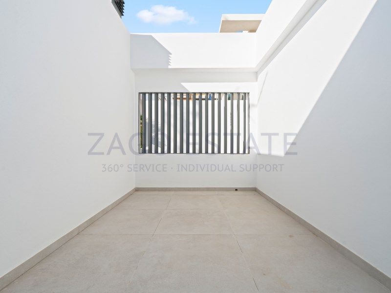 Property photo 2 of 49