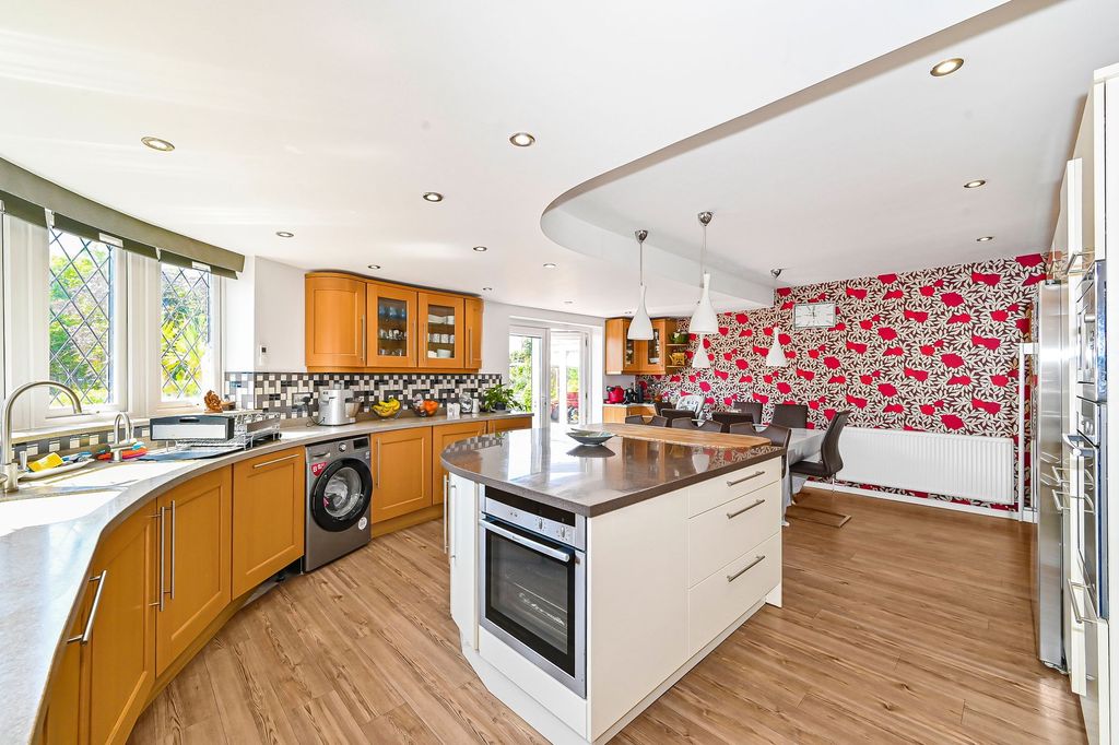 Property photo 2 of 15