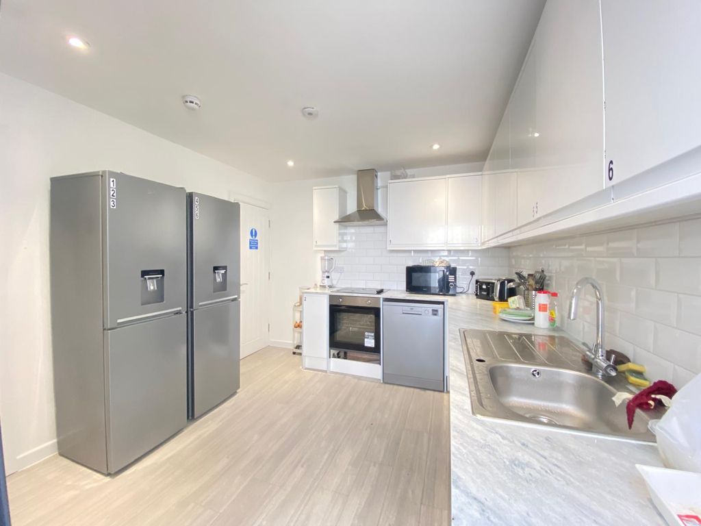 Property photo 2 of 5 Photo