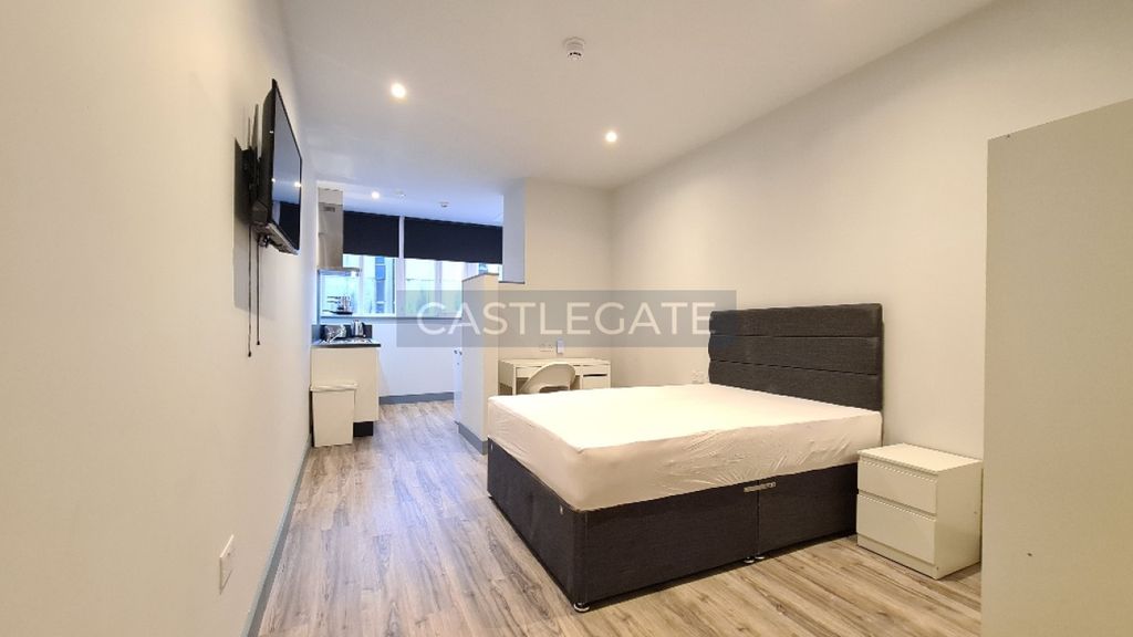 Property photo 1 of 7 Room 31, Renaissance Works, 105 New Street, Huddersfield, HD1 2As