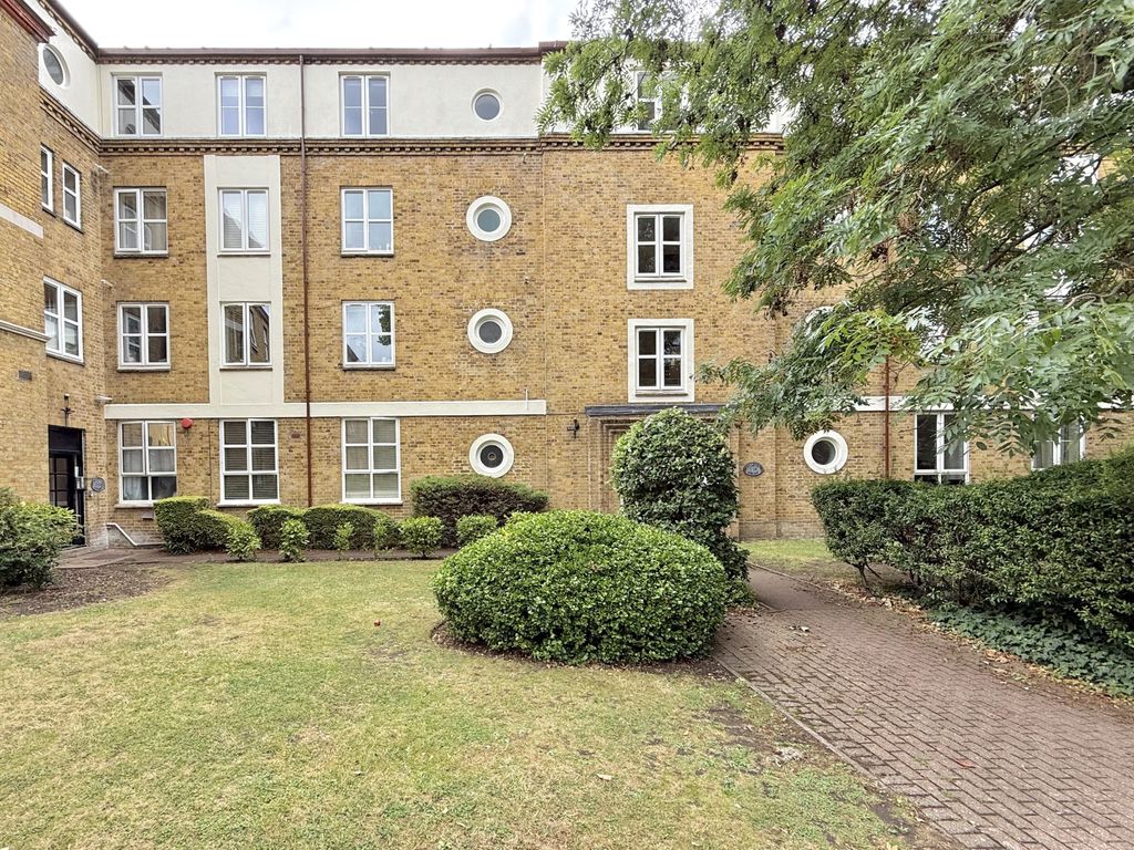 Property photo 1 of 8