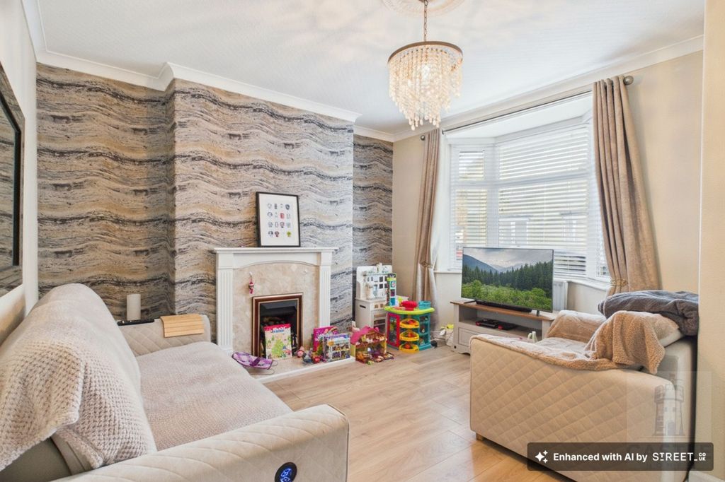 Property photo 2 of 19