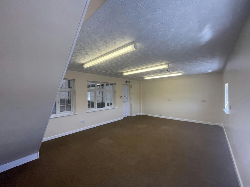 Property photo 3 of 7 Img_6436.Jpg