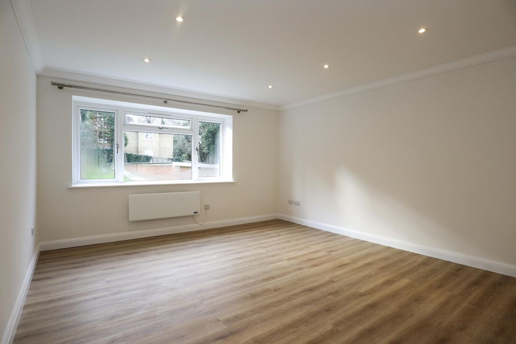 Property photo 1 of 6 Living Room