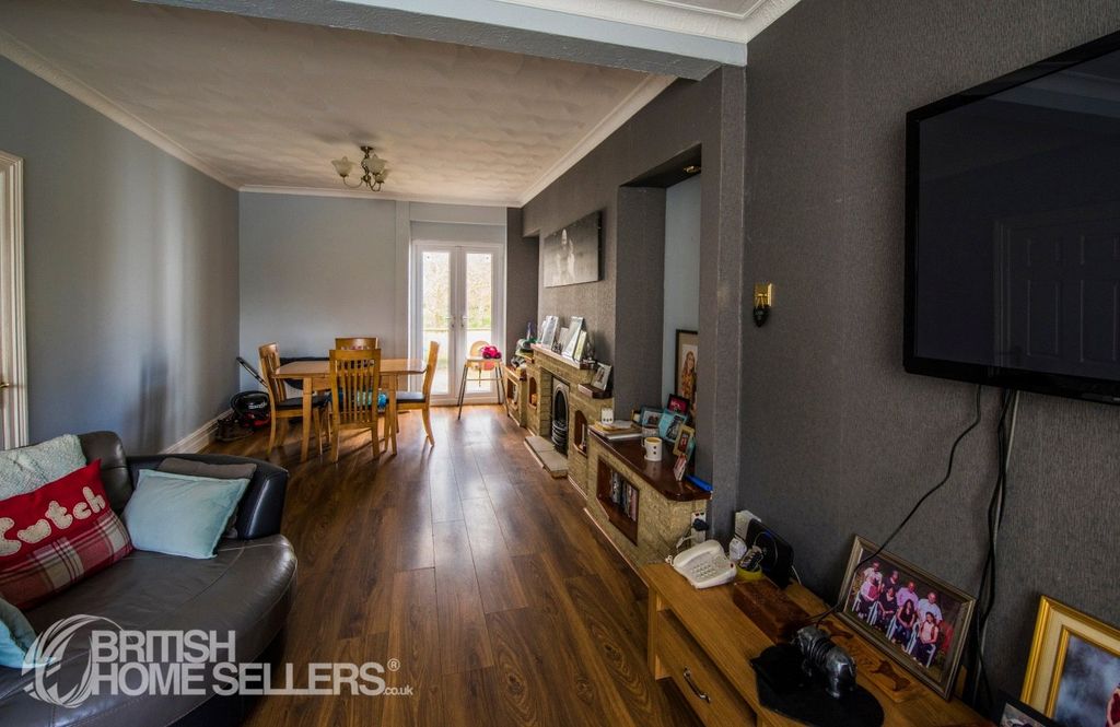 Property photo 3 of 12 Picture No. 05