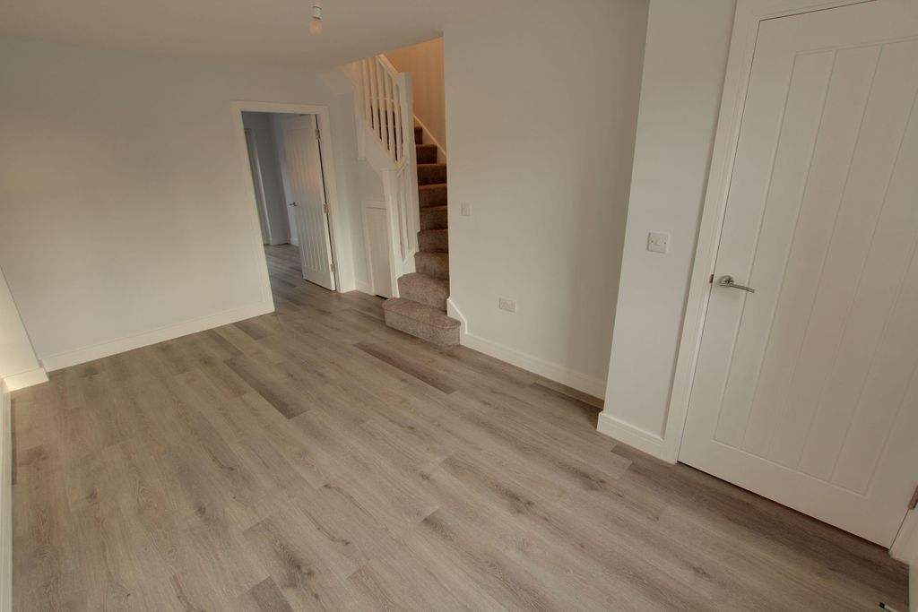 Property photo 3 of 10 Lounge