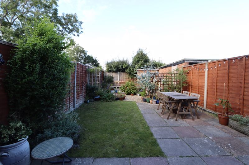 Property photo 3 of 19 Gardens