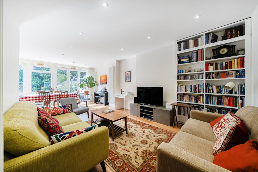 Property photo 3 of 22 Reception