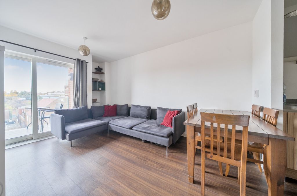 Property photo 2 of 13 1373420-12-69037B...