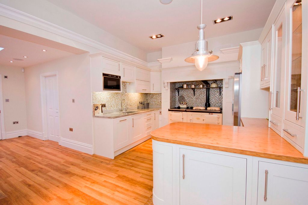 Additional image 4 of 5 bed detached house for salePaines Lane, Pinner Village HA5