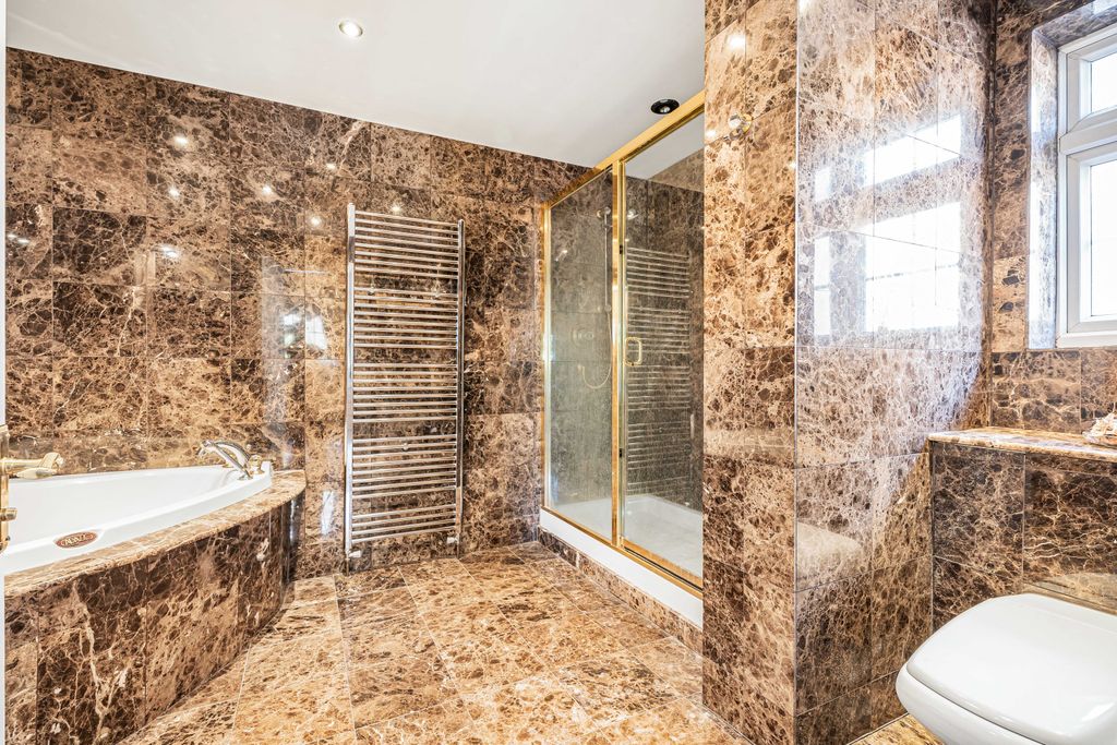 Additional image 15 of 5 bed detached house for saleMymms Drive, Brookmans Park AL9