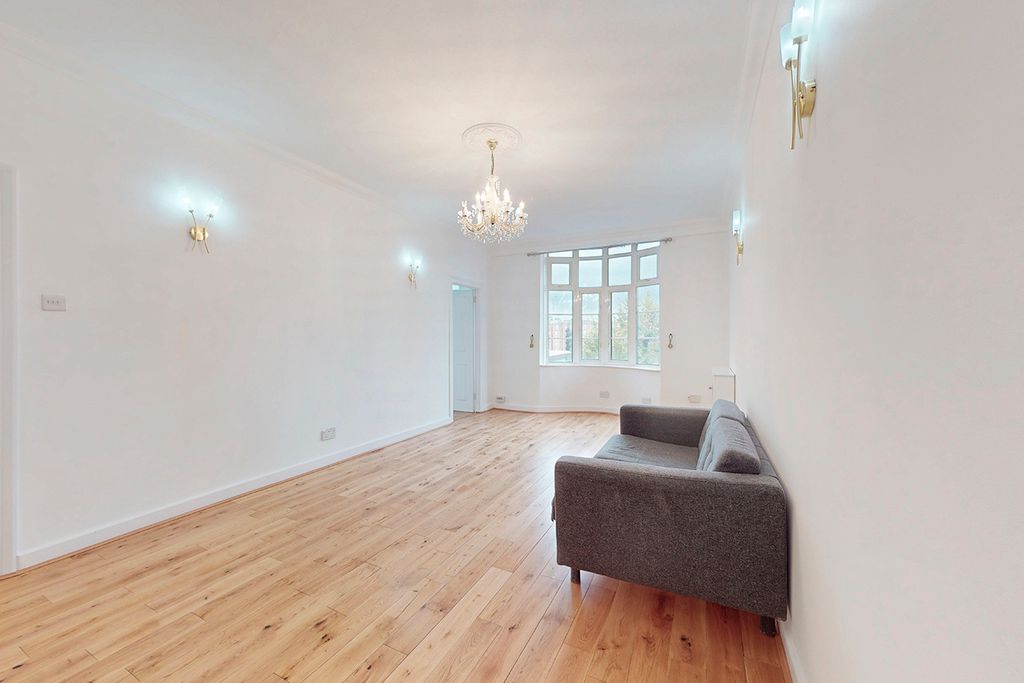 Property photo 3 of 11 Picture No. 14