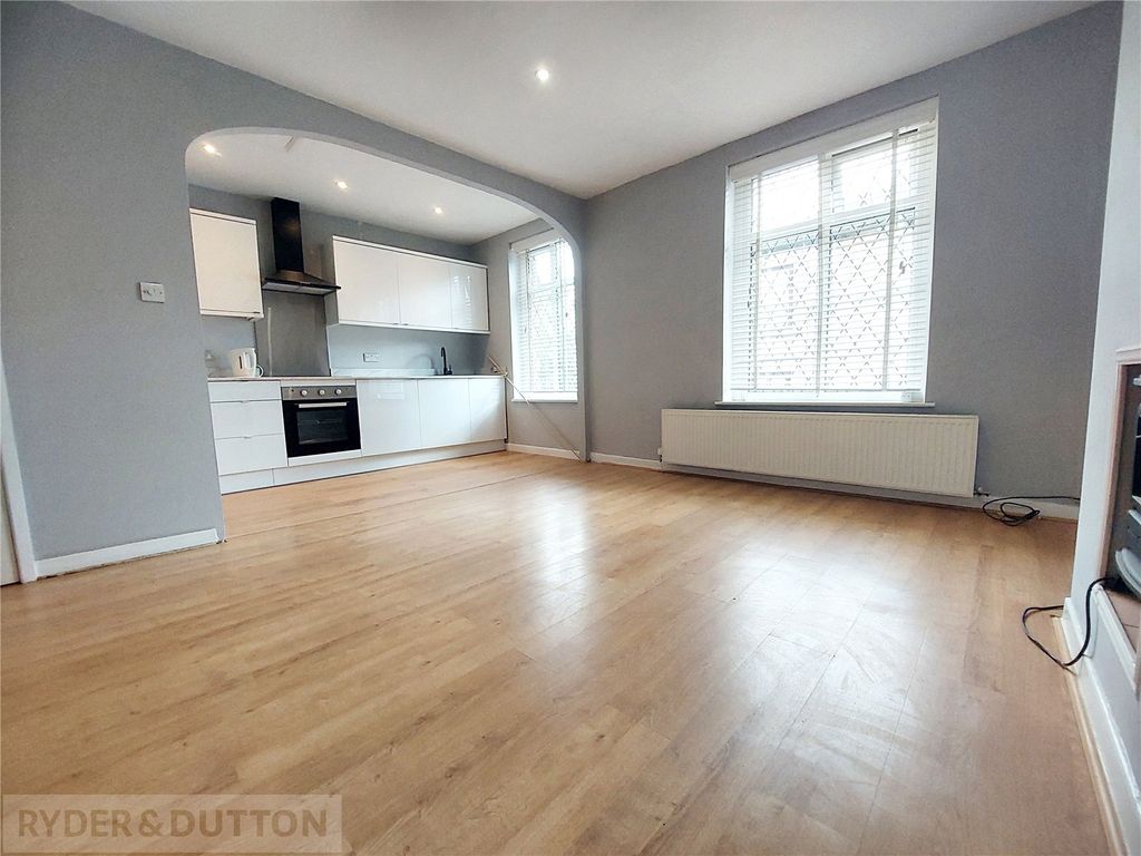 Property photo 2 of 7 Lounge