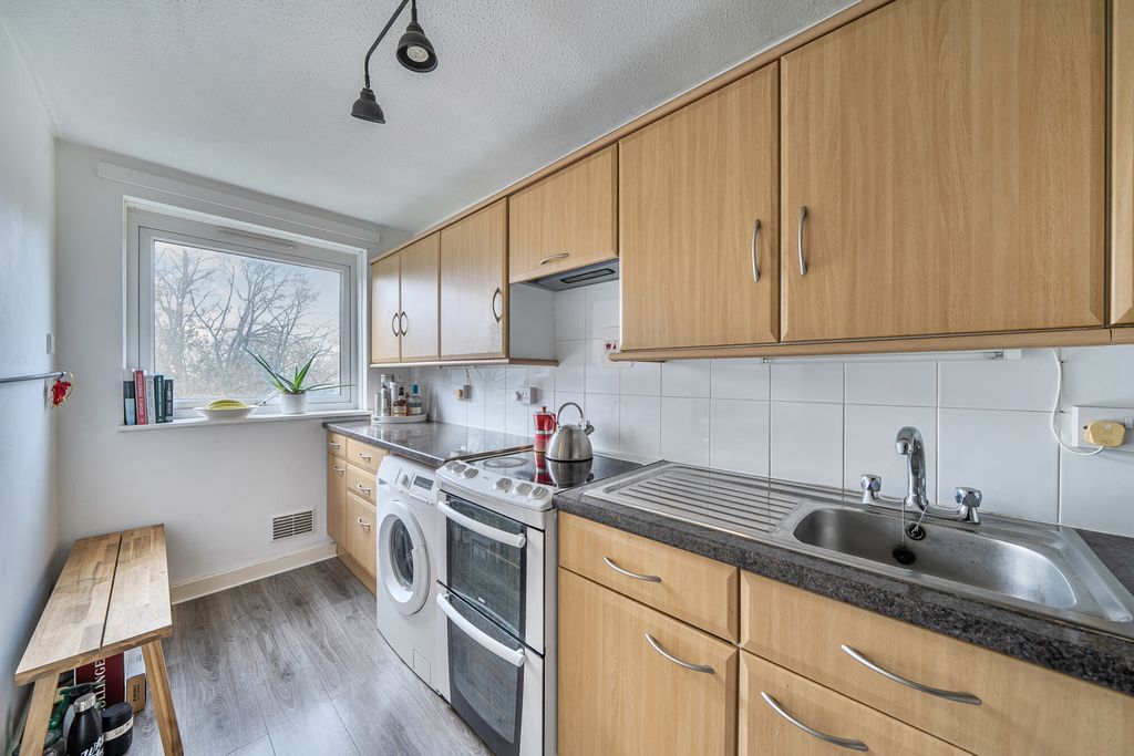 Property photo 3 of 18 1417056-5-699c52B...