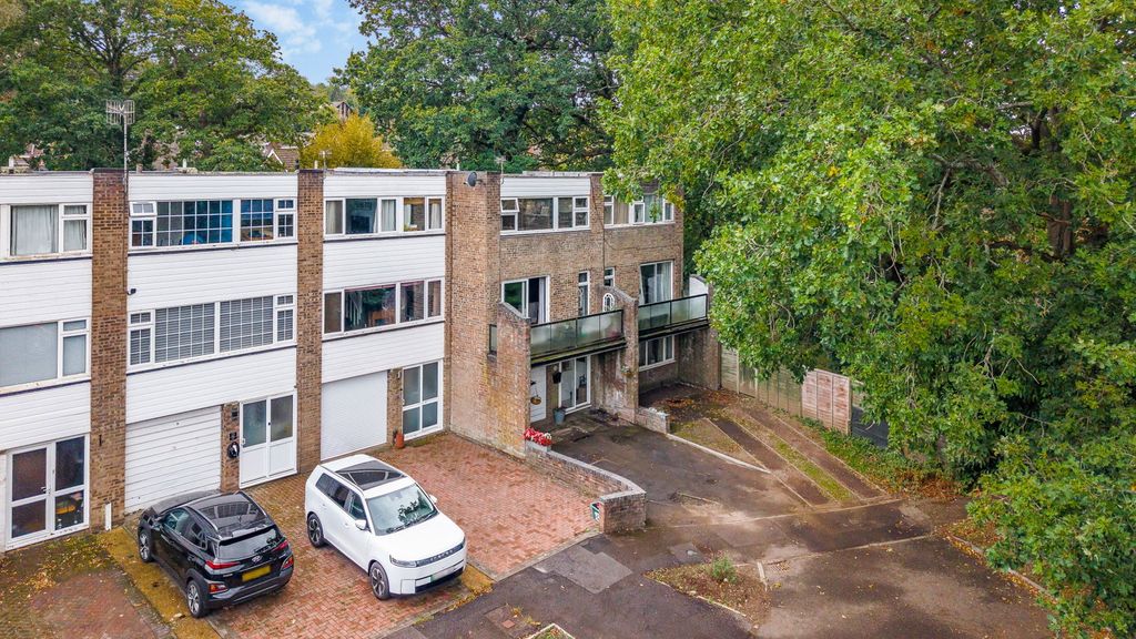 Property photo 1 of 34