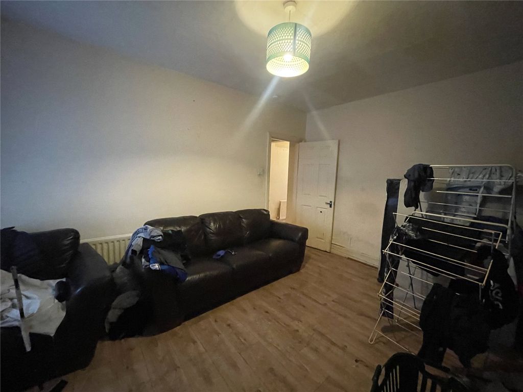 Property photo 3 of 11 Picture No. 02