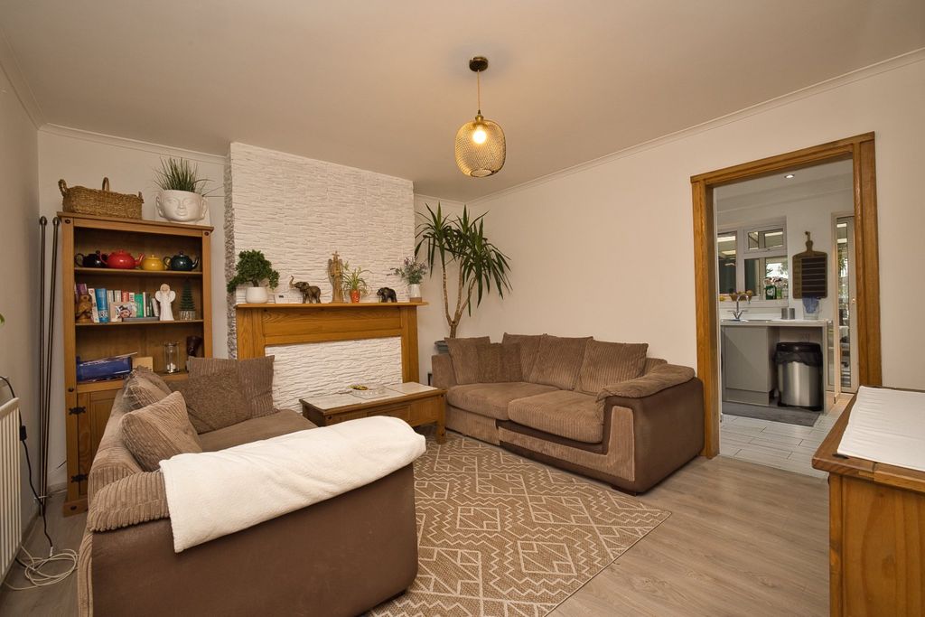 Property photo 2 of 12 Picture 2