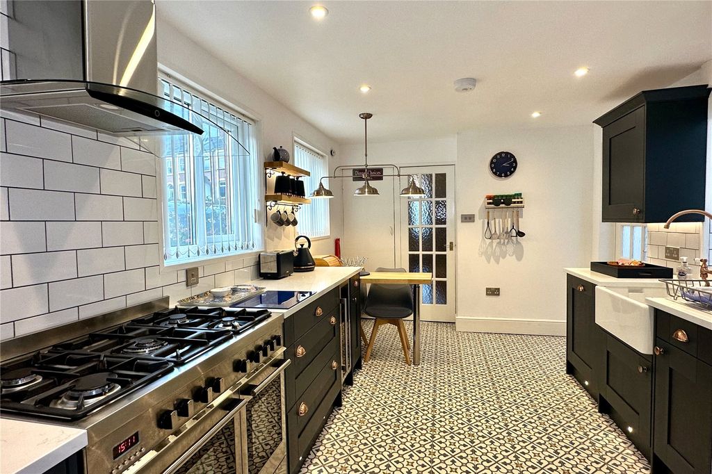 Property photo 3 of 32 Picture No. 05