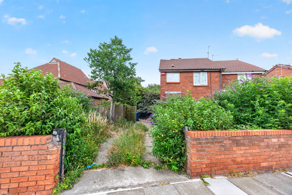 Property photo 1 of 8