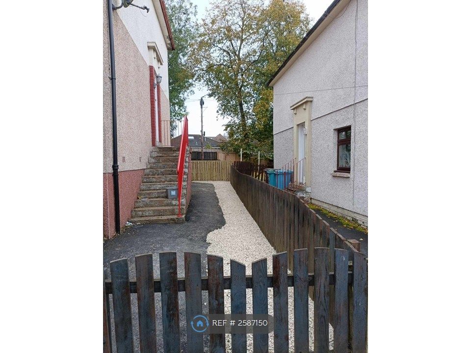 Property photo 3 of 23 Front Path Leads To The Back Garden