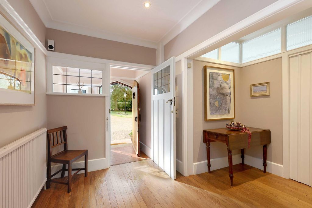 Property photo 2 of 21 Image