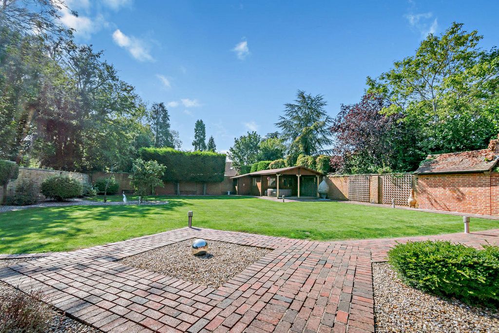 Property photo 2 of 18