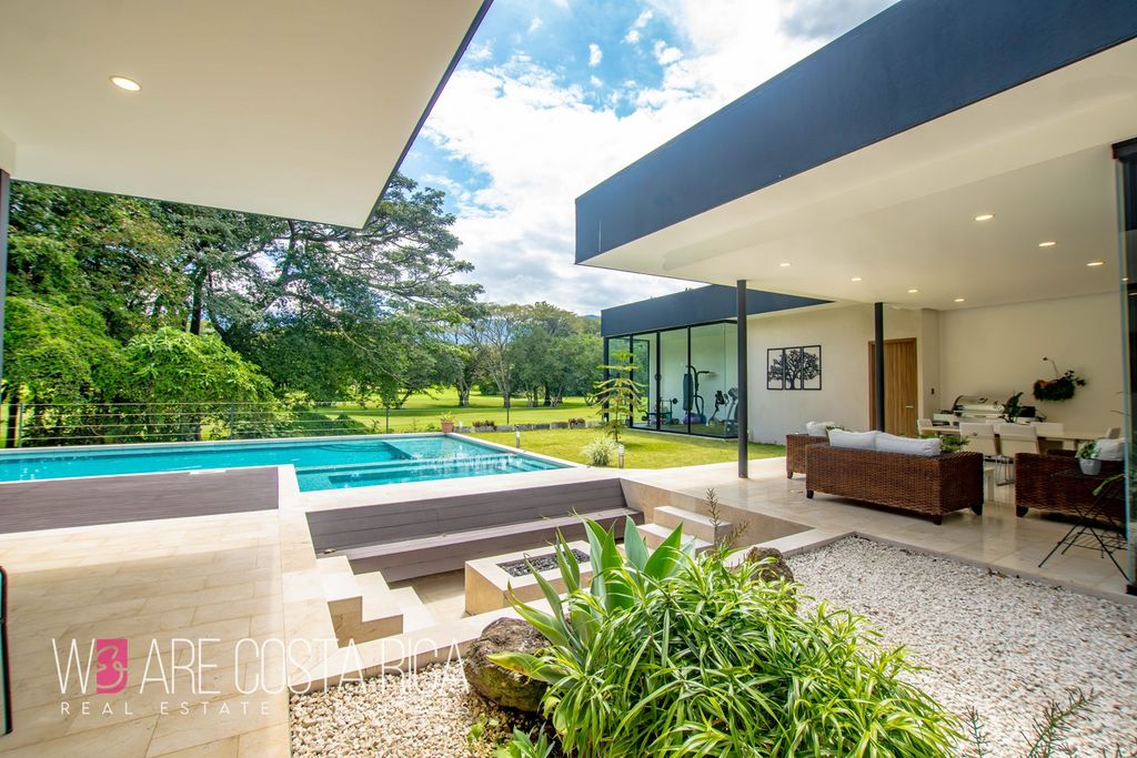 Property photo 1 of 52