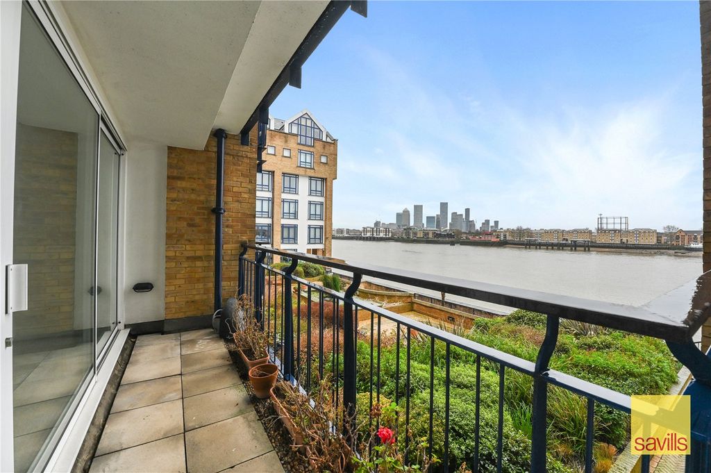 Property photo 2 of 15 Balcony