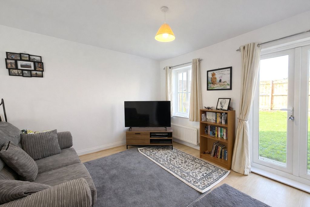 Property photo 2 of 16 Picture No. 08