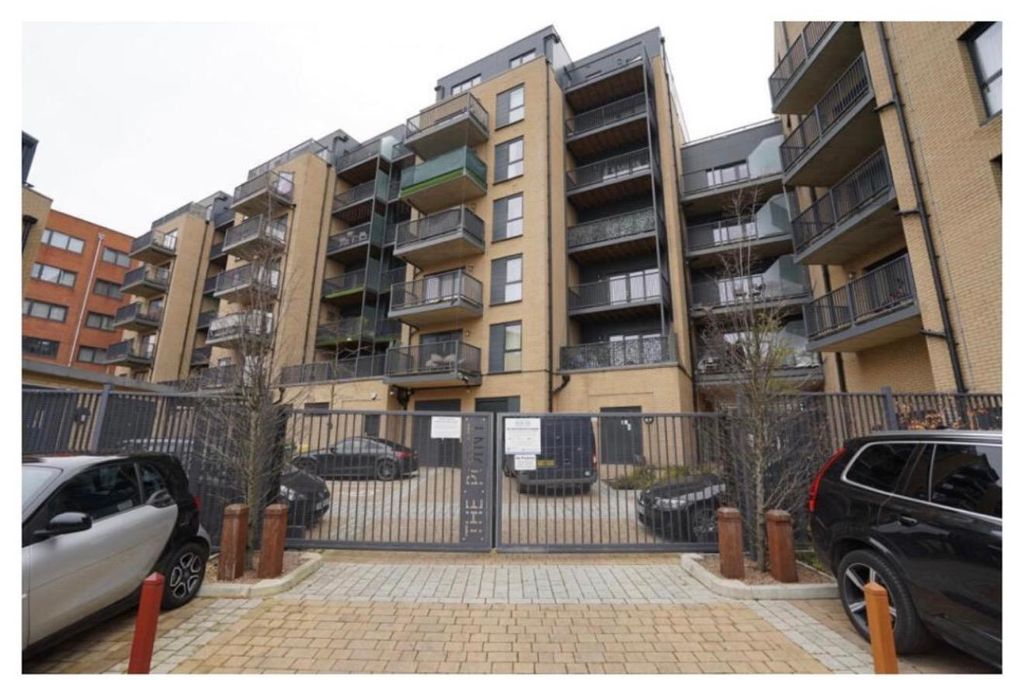 Property photo 1 of 8