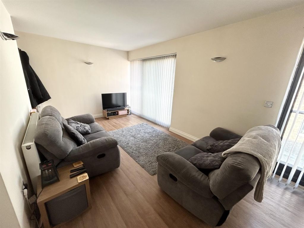 Property photo 3 of 9 Ac463B5E-B54c-4077-8792-Bc586d570c6E.Jpg
