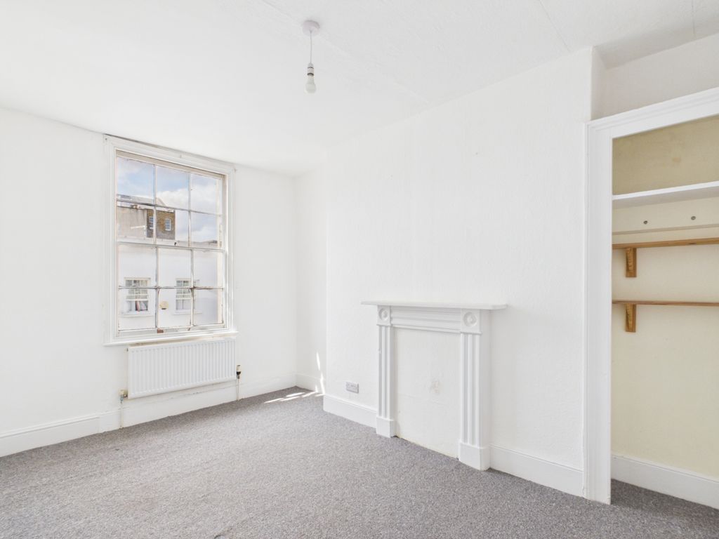 Property photo 2 of 7 Cam01740G0-Pr0572-Still007
